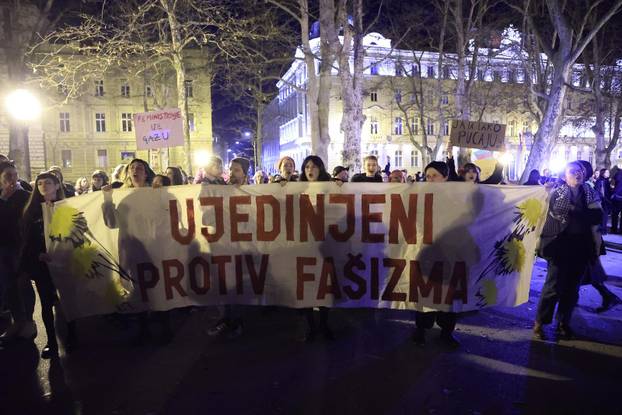 Zagreb: Održan jubilarni 10. Noćni marš za prava žena "Žene – kičma otpora"