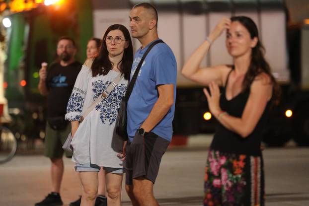 Osijek: Rock bend Echoes zabavljao Osječane na prvom pokretnom koncertu