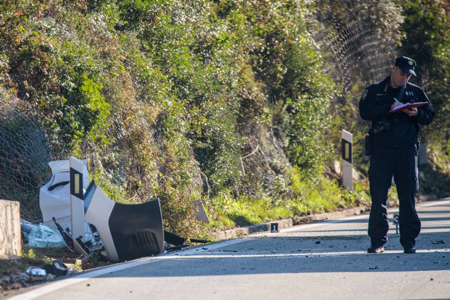 Stijena se odlomila i pala na kombi na magistrali kod Dubrovnika