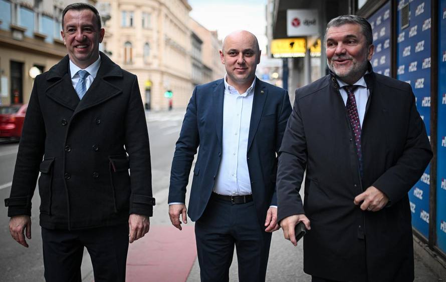 Zagreb: Dolazak članova HDZ-a na sjednicu šireg Predsjedništva i Nacionalnog odbora stranke