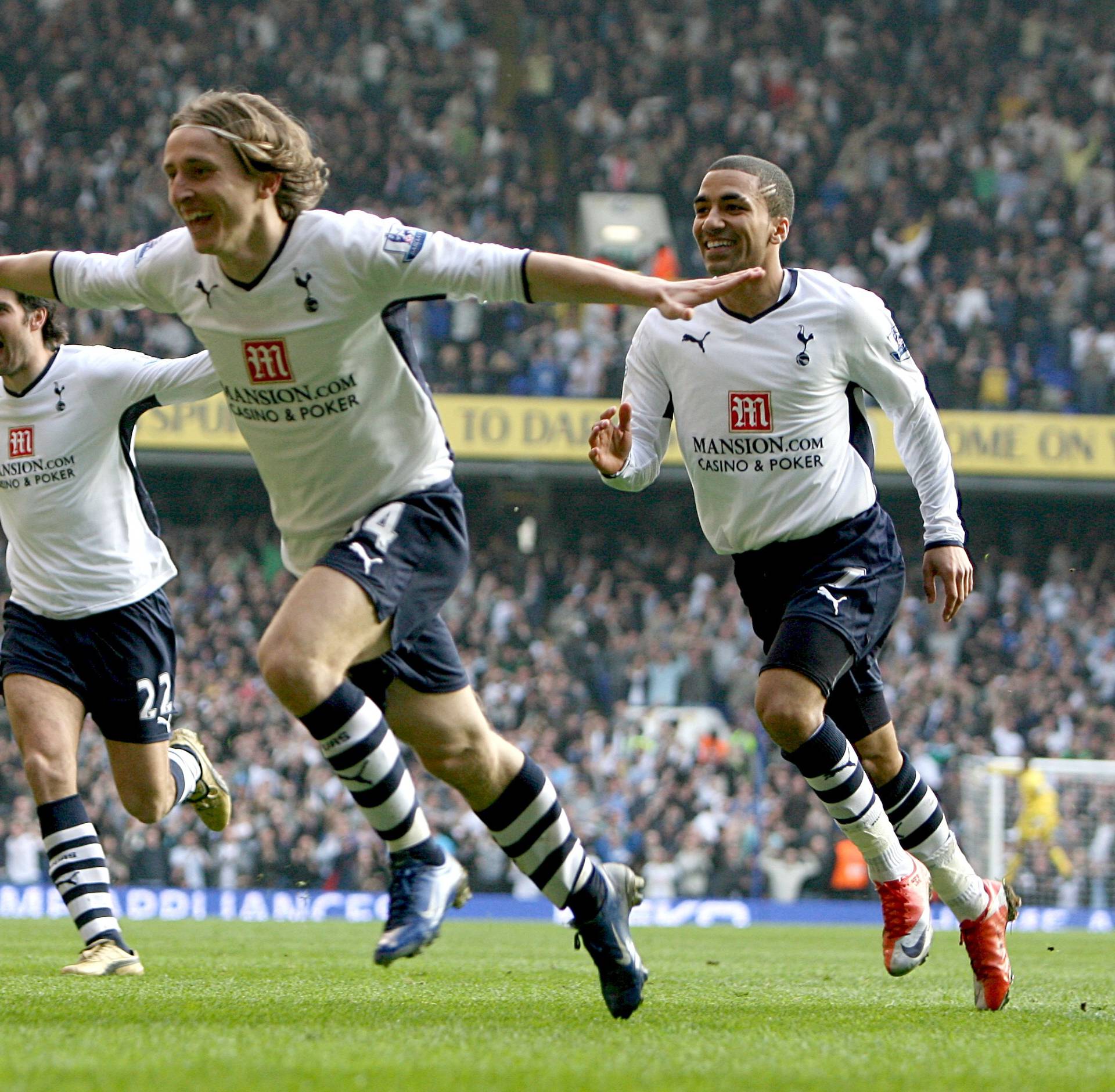 Soccer - Barclays Premier League - Tottenham Hotspur v Chelsea - White Hart Lane