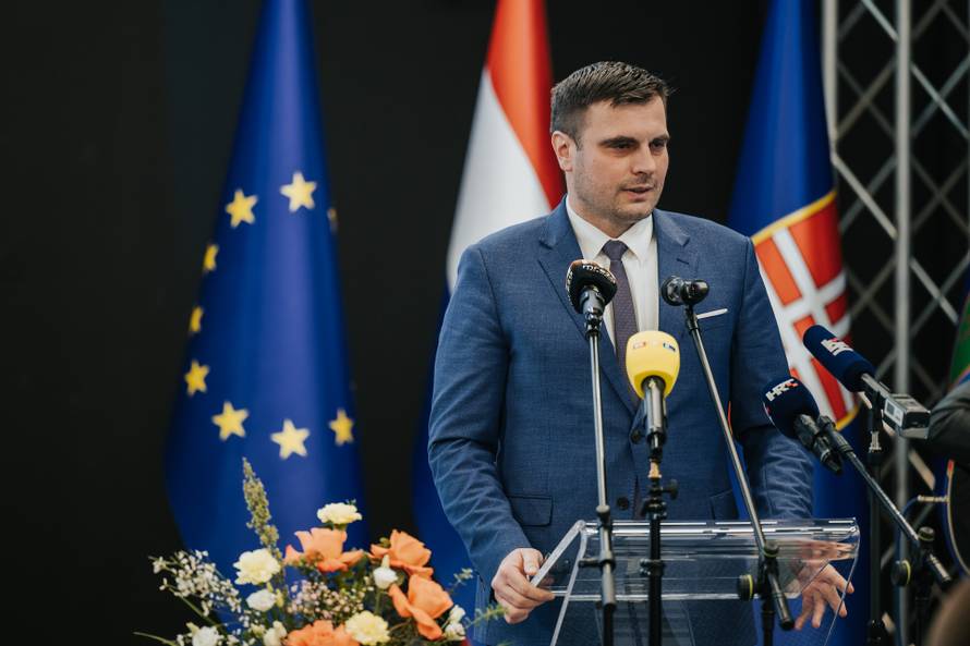FOTO Potpisan ugovor o gradnji Centra gaming industrije u Novskoj, ovako će izgledati