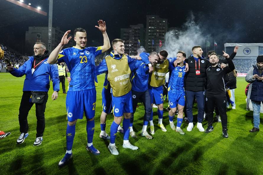 FIFA World Cup - UEFA Qualifiers - Finals - Bosnia and Herzegovina v Italy