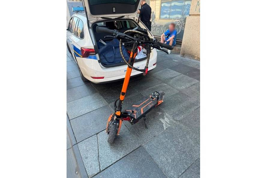 VIDEO Akcija zagrebačke policije. Zaustavljali vozače romobila. Idu do 80 na sat