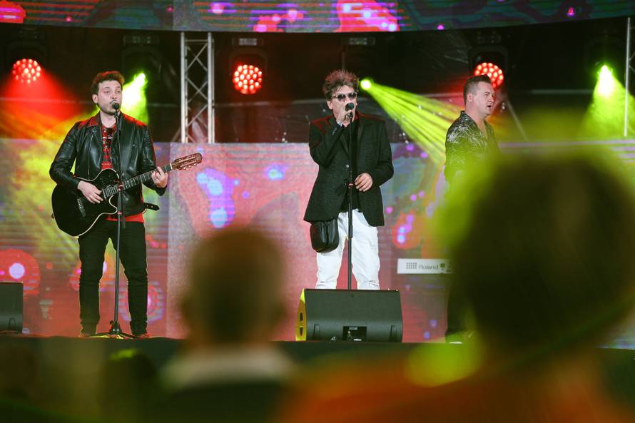 Drugu večer CMC festivala u Vodicama publiku je zabavljalo više od 50 poznatih izvođača...