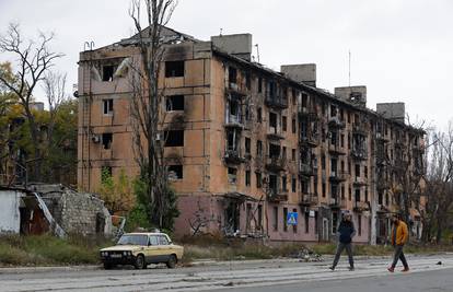 SAD najavljuje novu pomoć Ukrajini. Eksplozije odjekuju u okupiranom gradu Melitopolju