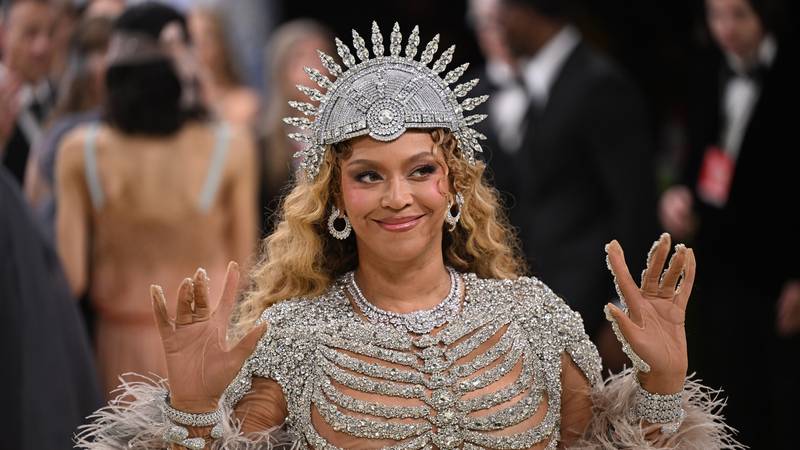 Stigla s kćeri (12): Beyonce se nakon 10 godina vratila na Met Galu i blistala u prozirnoj haljini