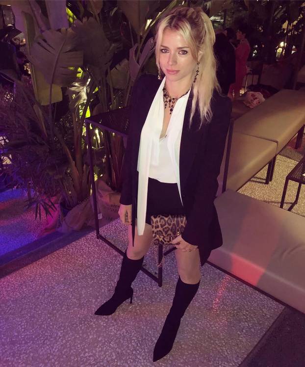 FOTO Talijanka napustila tenis, navukla tangice i postala model