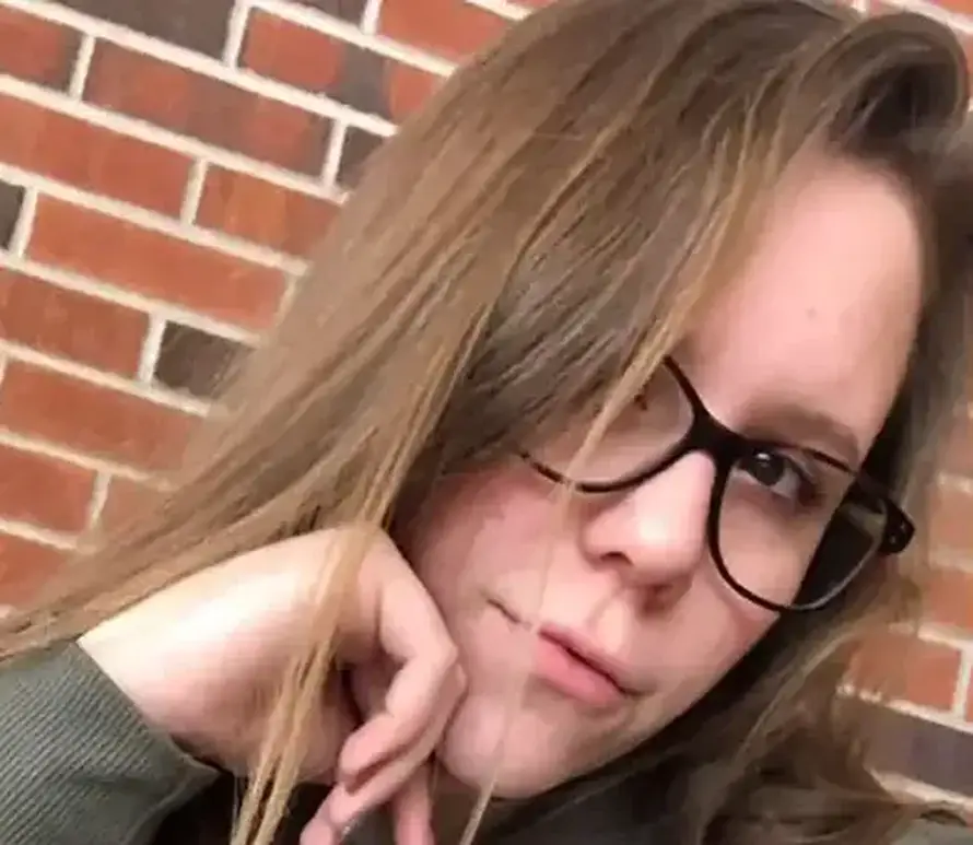 Strašno! Učiteljica se ljubila s dječačićem (11), a sad traži suca da joj dopusti biti blizu klinaca