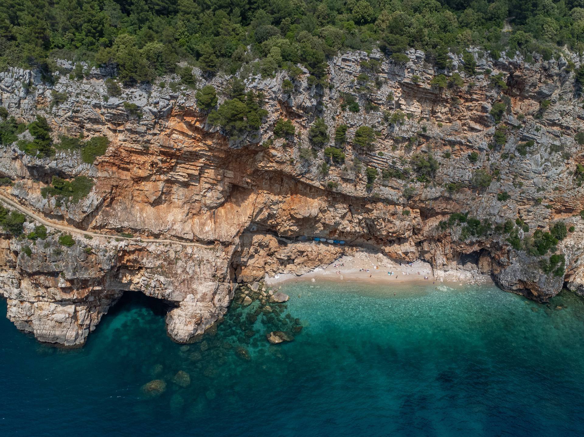 Zračna fotografija plaže Pasjača u Konavlima