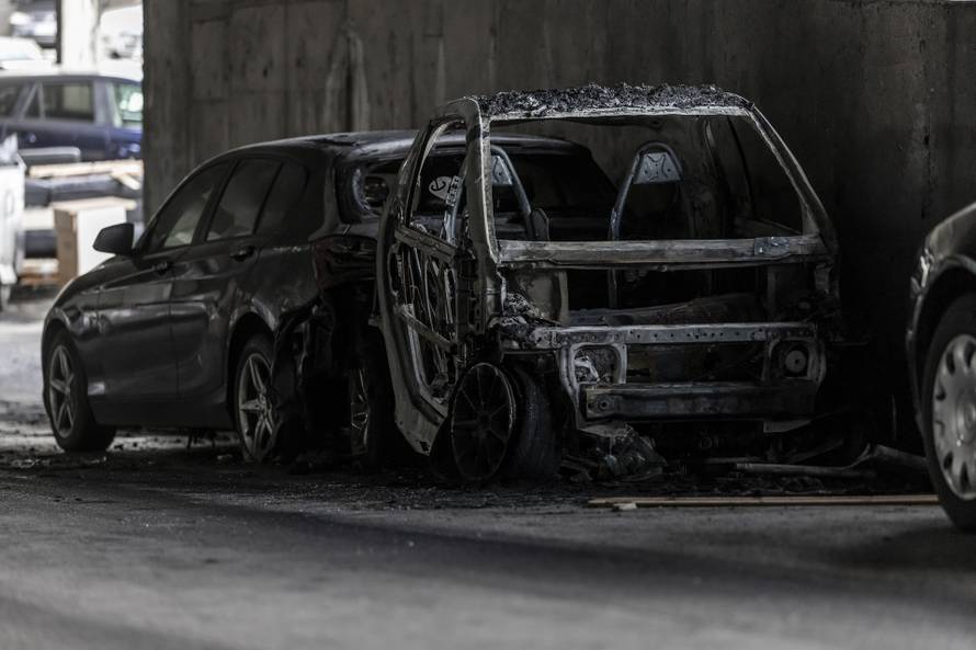 Pozar na auomobilu u Splitu