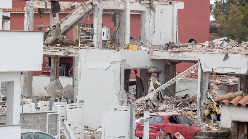 FOTO Strašna eksplozija kod Rima: Urušila se stambena zgrada, izvlače ljude iz ruševina