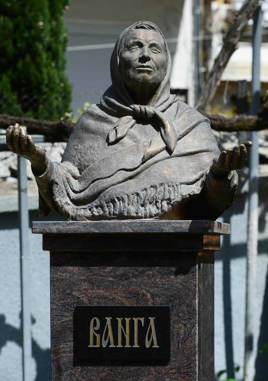 Baba Vanga, proročica koja je vidjela sve: Stiže nam korona virus, bit će svuda oko nas!