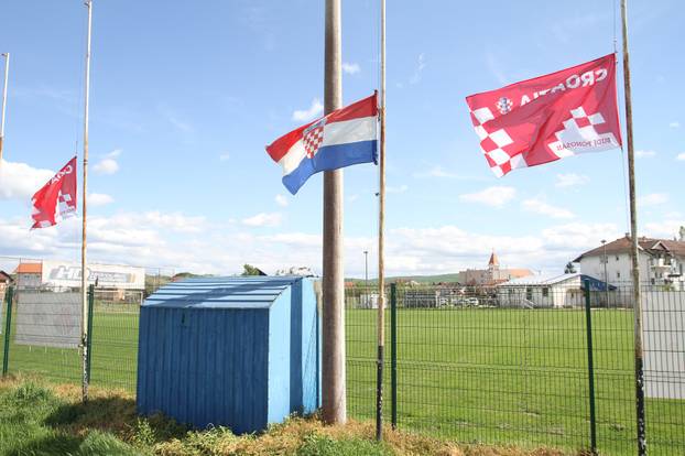 Vojni?: Tuga u NK Vojni? 95 nakon pogibije Nikole Pokriva?a