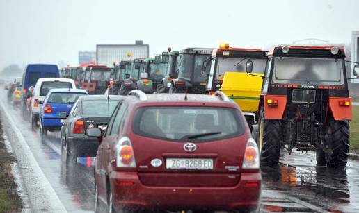 Seljačka buna: Blokirali dio Velikogoričke do Zagreba