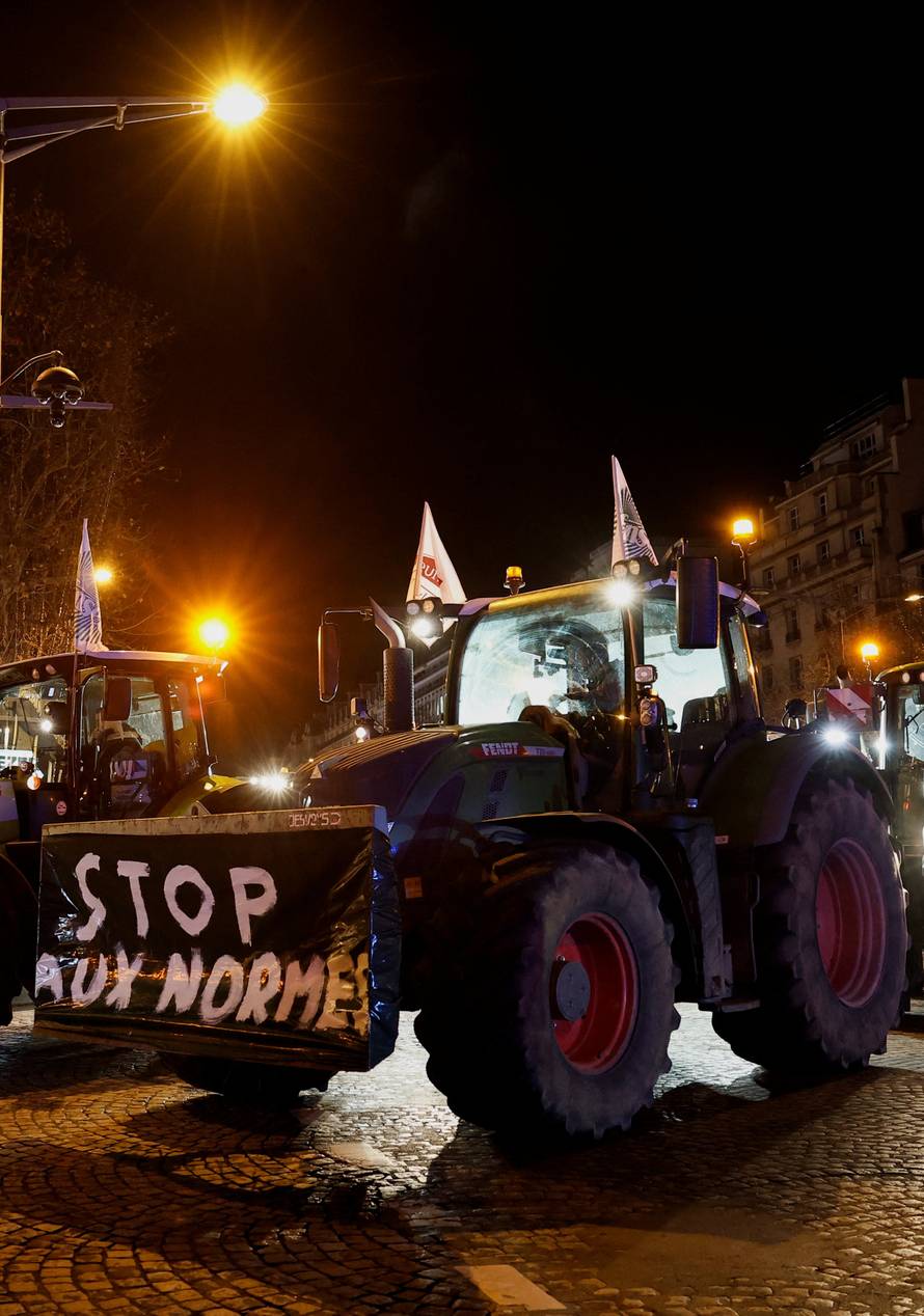Protest against the government's handling of the EU-Mercosur free trade agreement in Paris