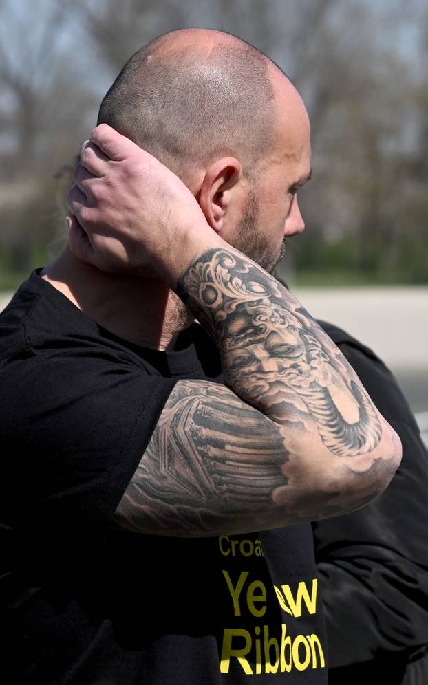 Zagreb: Tetovaže na rukama ministra Damira Habijana