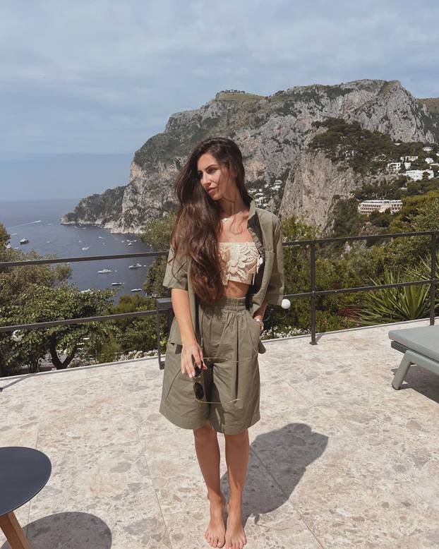 FOTO Bivša klizačica osvojila je Livakovića. Skrivala je trbuh na utakmici, sad su dobili prinovu