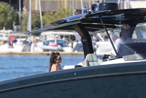 EKSKLUZIVNO Trogir: Nakon četverodnevnog krstarenja Jadranom Jeff Bezos i Lauren Sanchez napustili Hrvatsku