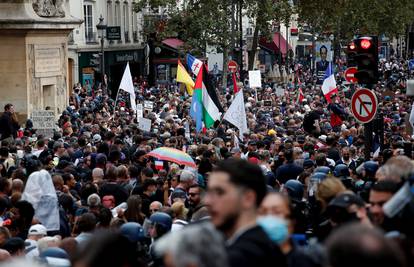 Novi prosvjedi u Francuskoj protiv covid-potvrda: 6000 ljudi na pariškim ulicama
