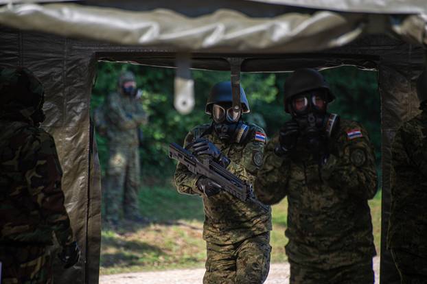 FOTO Hrvatska vojska pokazala snagu: Održana velika međunarodna vojna vježba