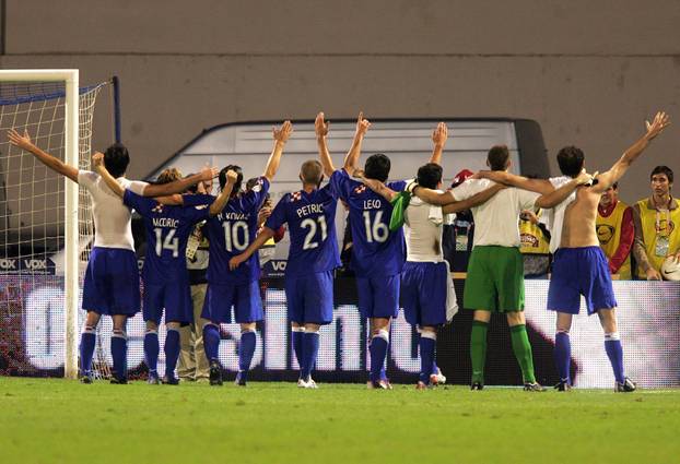 ARHIVA - 2006. Zagreb: Vatreni i "maksimirska krtica" srušili su Englesku 