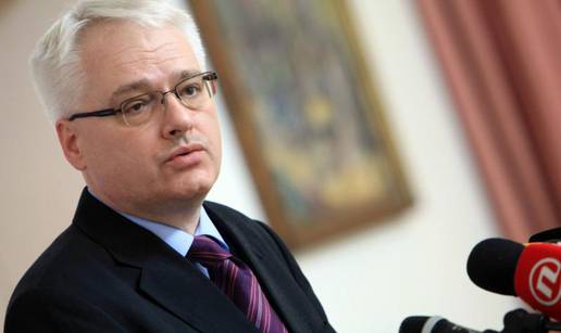 Sve više pesimista: Josipović, Vlada i Sabor gube potporu