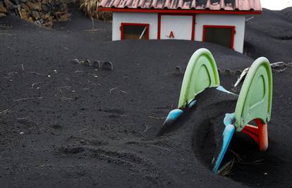 Počelo čišćenje na La Palmi, nadaju se da je erupcijama kraj