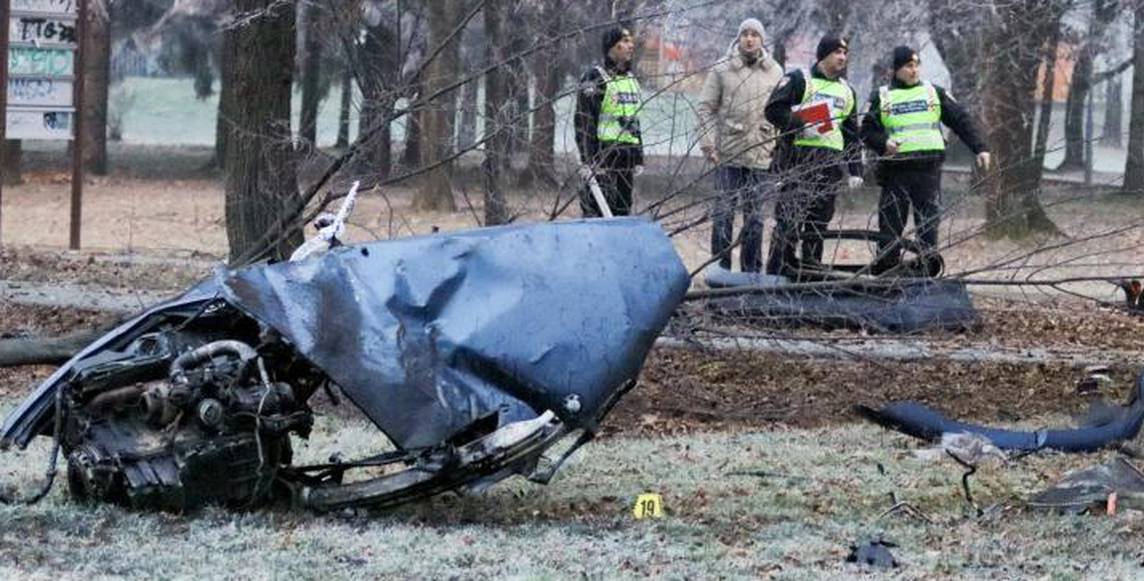 Tri osobe smrtno stradale u teškoj prometnoj nesreći u Osijeku