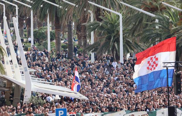 Split: Torcida na Rivi održala prosvjed