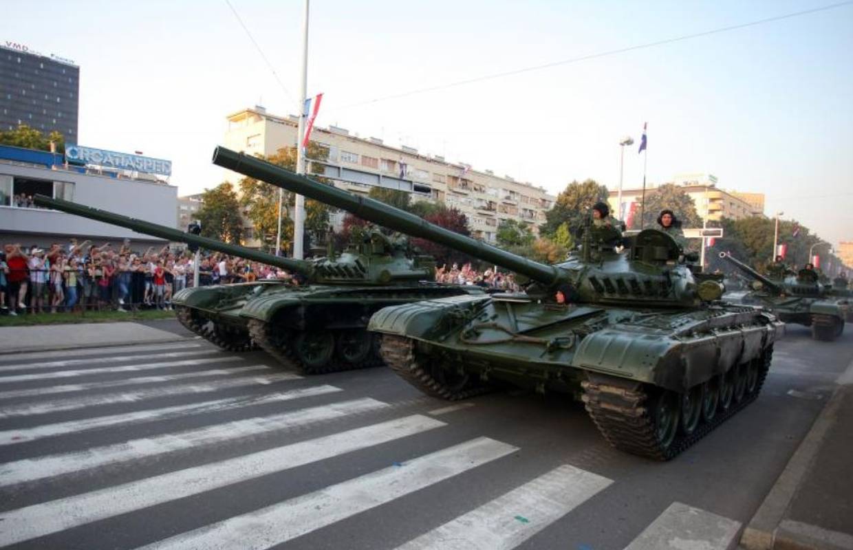Spektakularna vojna parada: Zadnji u koloni prošli tenkovi