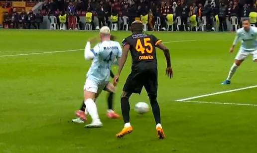 VIDEO Novi skandal u Turskoj: Galatasarayu dosuđen penal, igrači Adane napustili teren!