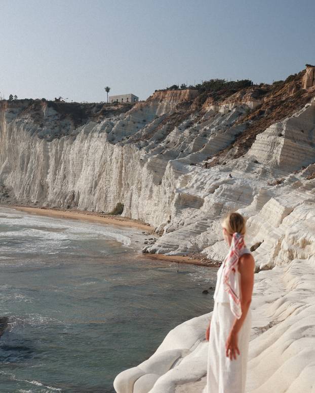 FOTO Lijepa Chelsea očarala je milijune fantastičnim fotkama sa svojih putovanja