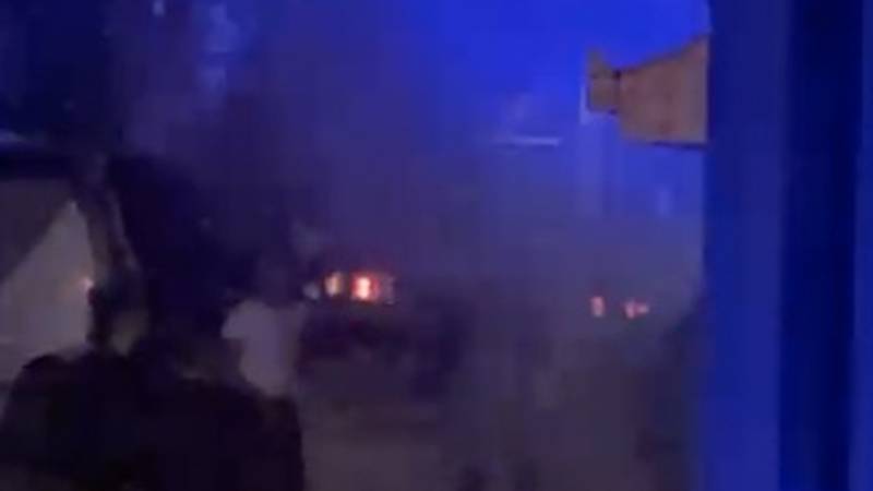 VIDEO Buktinja u Splitu: Gorjeli automobili, oštećena i zgrada