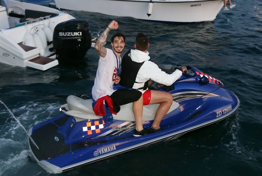 Vrsaljko na romantičnoj večeri: 'Žena ti je lijepa kao Bellucci...'