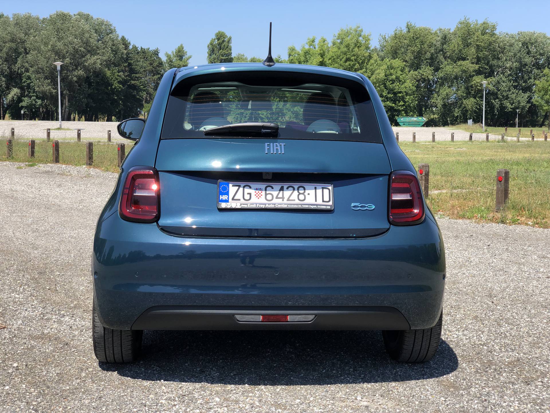 Testirali smo: Električni Fiat 500 je šarmantan, zabavan i dobar