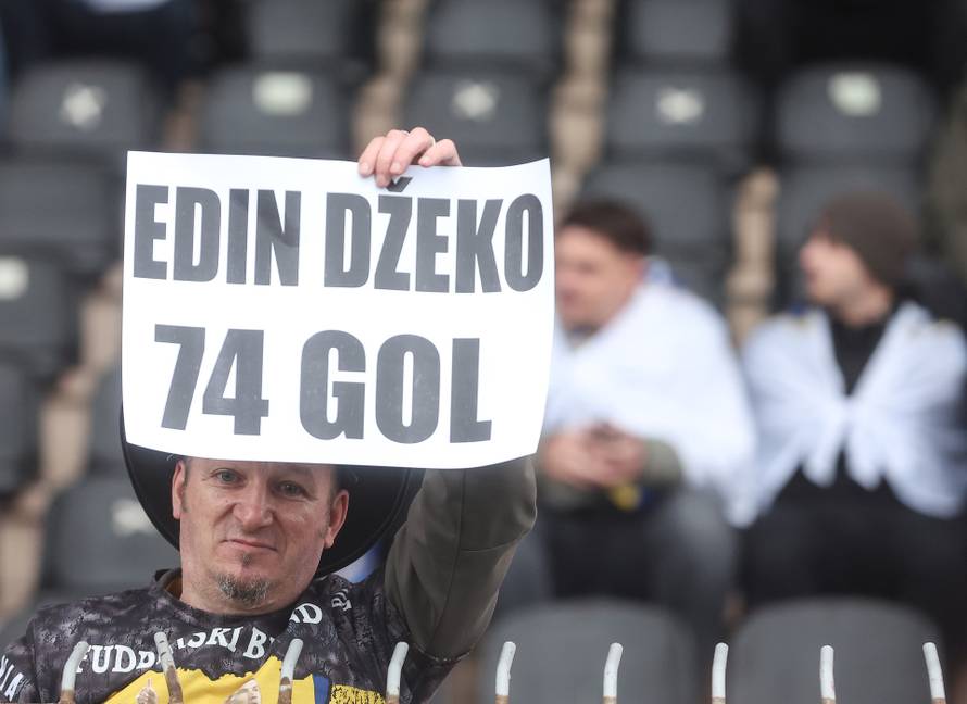 Zenica: Navijači očekuju početak utakmice između Bosne i Hercegovine i Italije