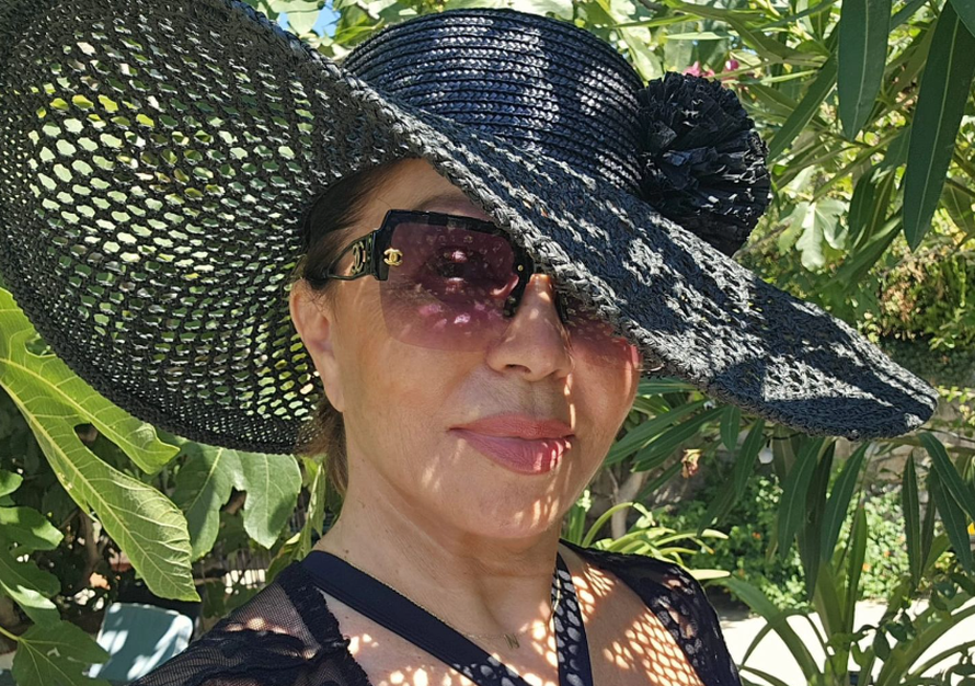 Neda Ukraden proslavila 74. rođendan! Pohvalila se s fotkom u bikiniju: 'Bez filtera i efekata'