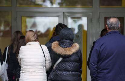 DOZNAJEMO Ravnatelj podnio ostavku, nema nastave u školi u koju ide problematični dječak