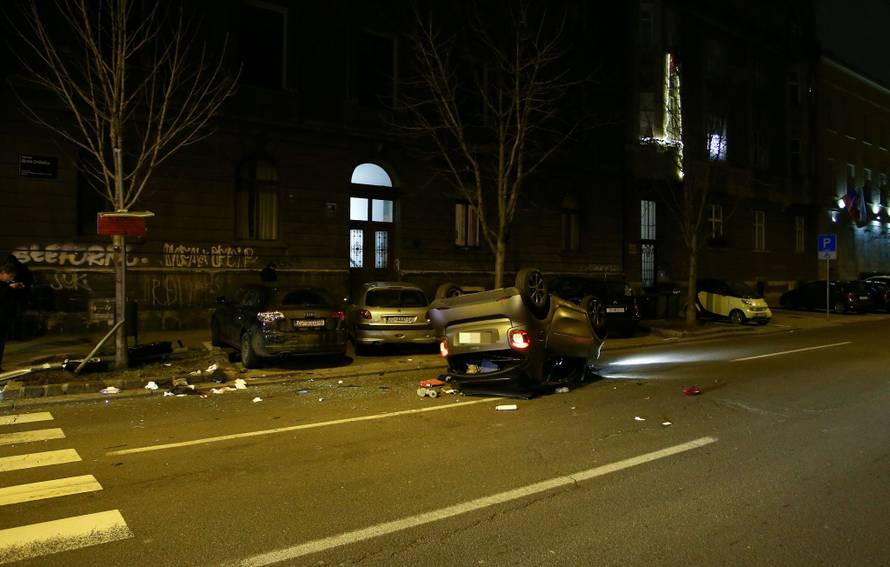 Skrivio nesreću u Zagrebu: Iz srednje trake skretao je lijevo
