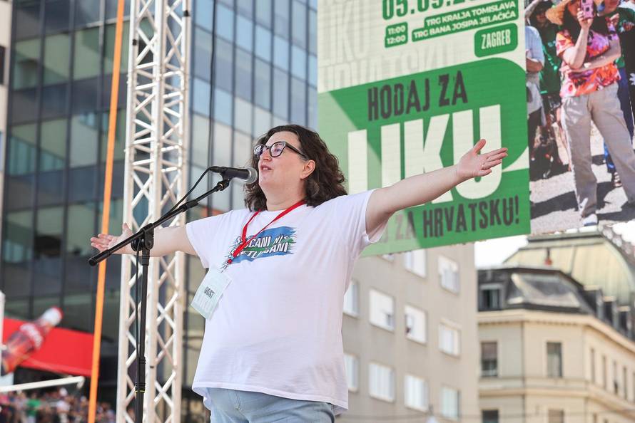 Glavni trg u Zagrebu prepun prosvjednika zbog opasnog otpada u Lici