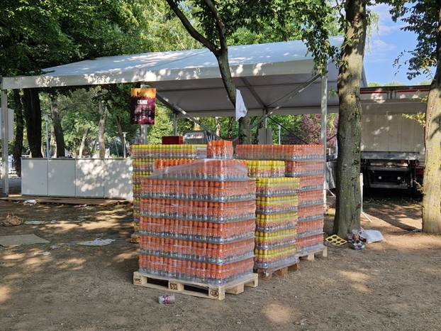 Pogledajte kako Bundek sada izgleda! Sinoć bila hrpa smeća, vrijedni čistači radili cijelu noć