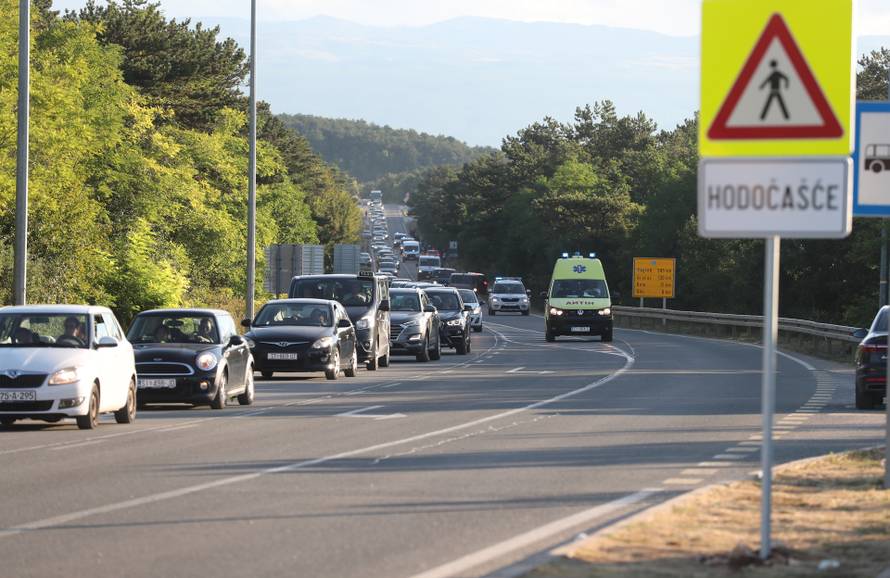 Dicmo: Kolone auta nakon završetka koncerta u Sinju
