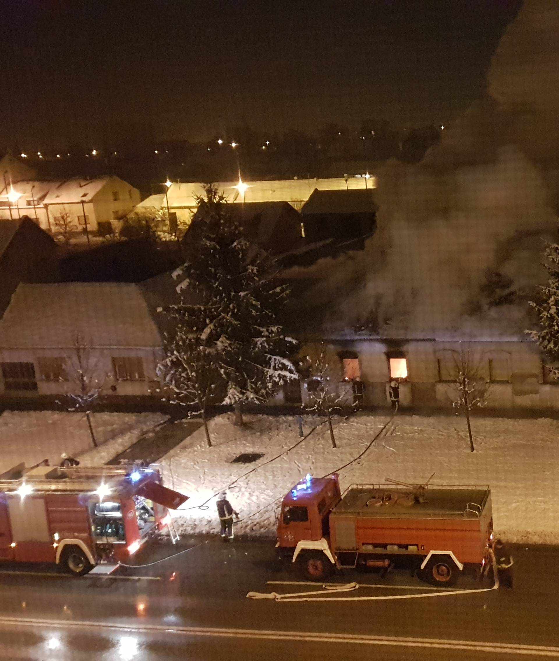 Žena poginula u gorućoj kući u Osijeku: Našli su je vatrogasci
