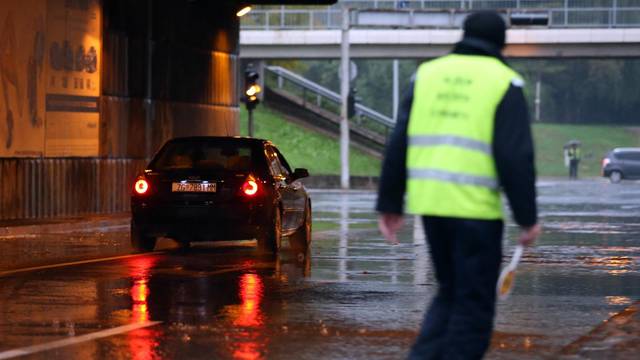 Vozači ljuti: Bandić je obnovio podvožnjak, a opet je poplavio