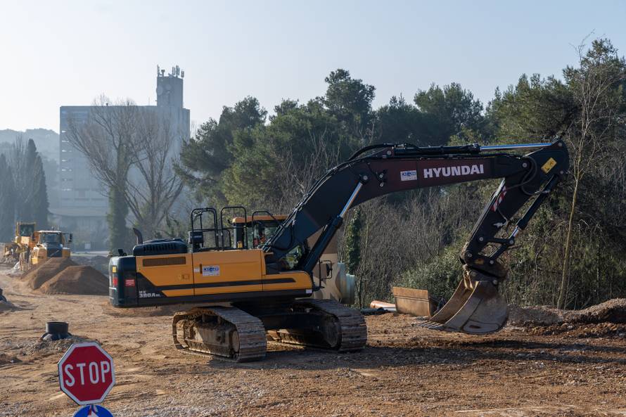 Pula: Ministar Butković obišao je gradilište cesta DC66 i DC75 na dionici Veli vrh-Pula