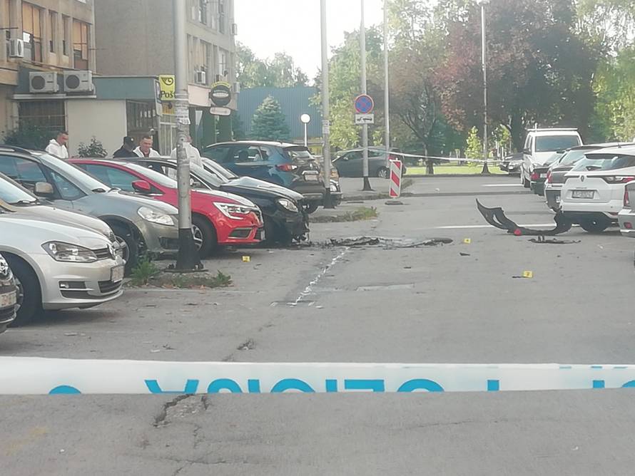 U Dugavama eksplodirao auto parkiran na invalidskom mjestu