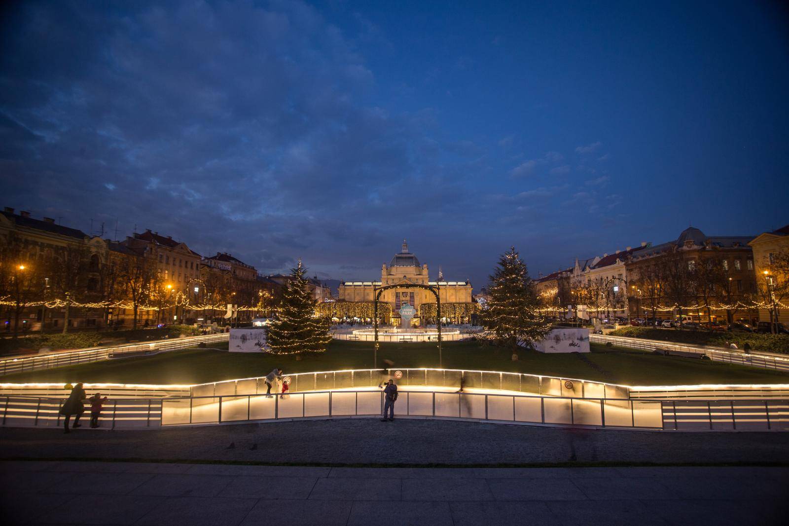 Najljepša razglednica: Tri dana je snimao Advent u Zagrebu...