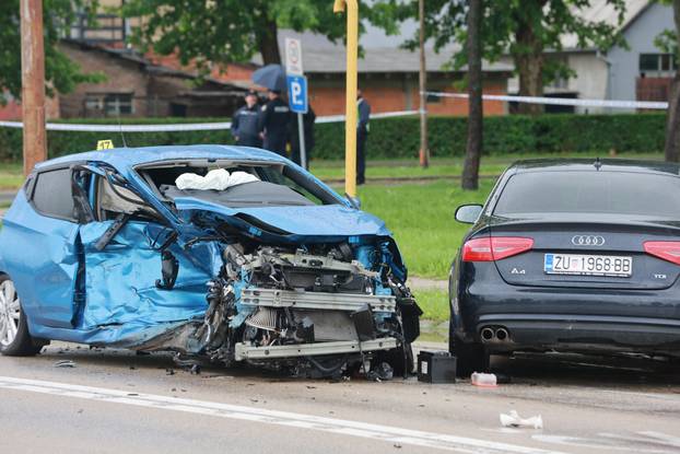 Teška nesreća u Županji, sudarila se tri vozila, jedna osoba poginula