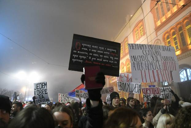 Beograd: Studenti ispratili 2024. godinu, "Nema Nove, za staru ste nam još dužni"